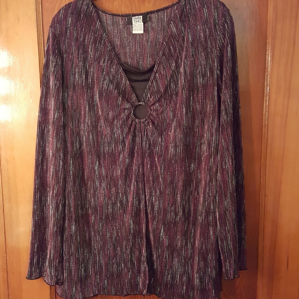 Studio 1940 layered top